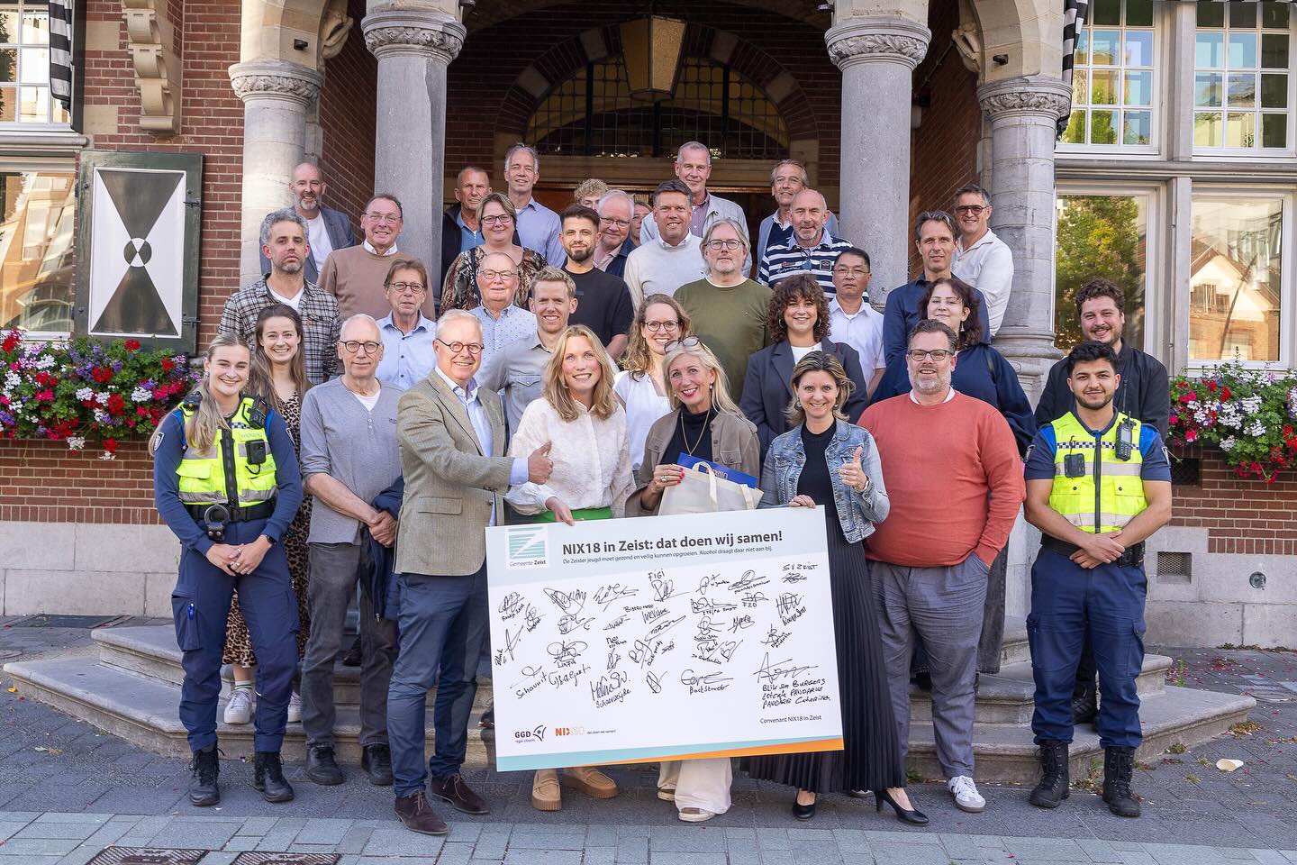 Rondje Zeist ondertekende het NIX18-convenant van de gemeente Zeist